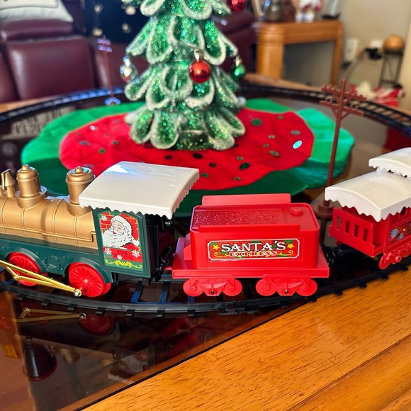 Eztec 29 piece Christmas train set - Picture 6 of 7